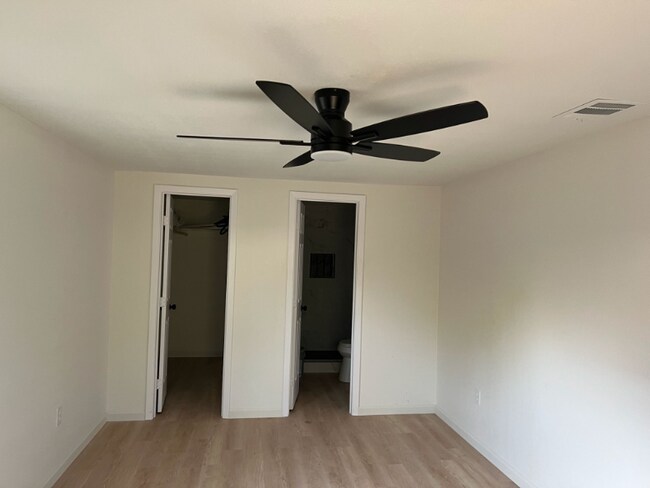 Building Photo - 1120 H Ave