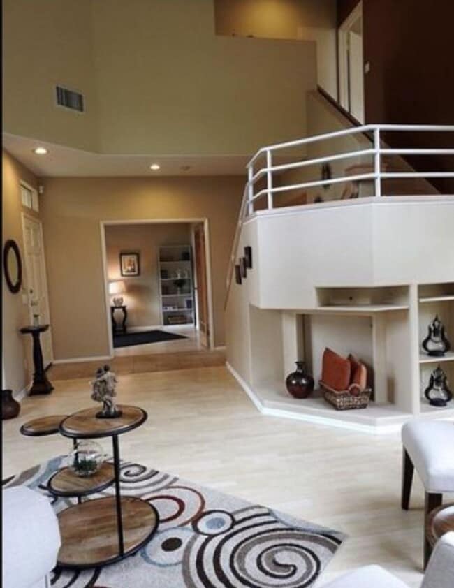 Foto del edificio - The perfect 3 Bed 3 bath Townhouse