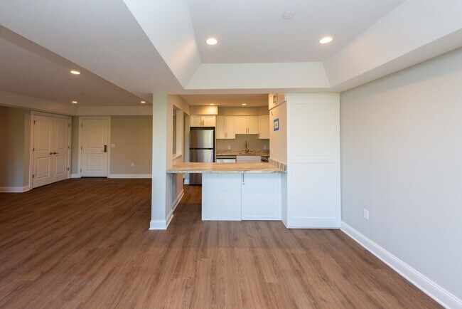 Interior Photo - 925 at North