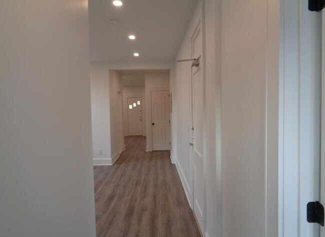 Foto del edificio - 81 GLENRIDGE Ave