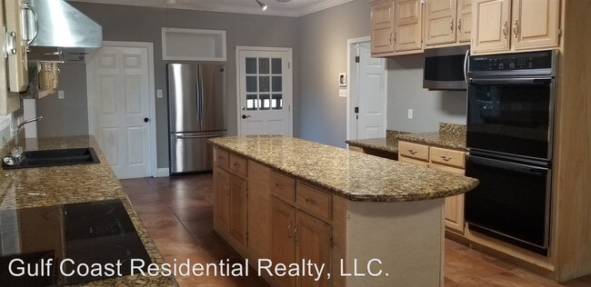Building Photo - 4 br, 3.5 bath House - 3828 Chaumont Circle
