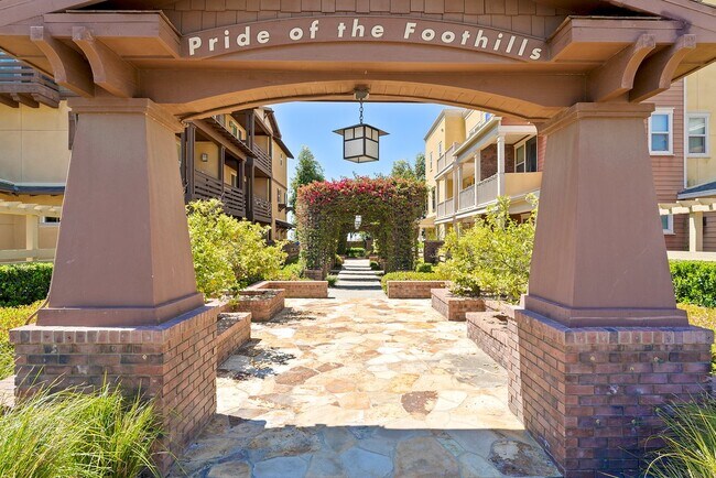 Foto del edificio - 329 S Glendora Ave