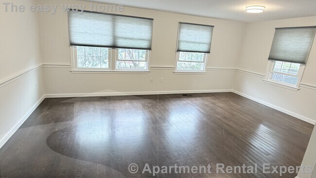 Foto del edificio - 2 Glenbrook Ln