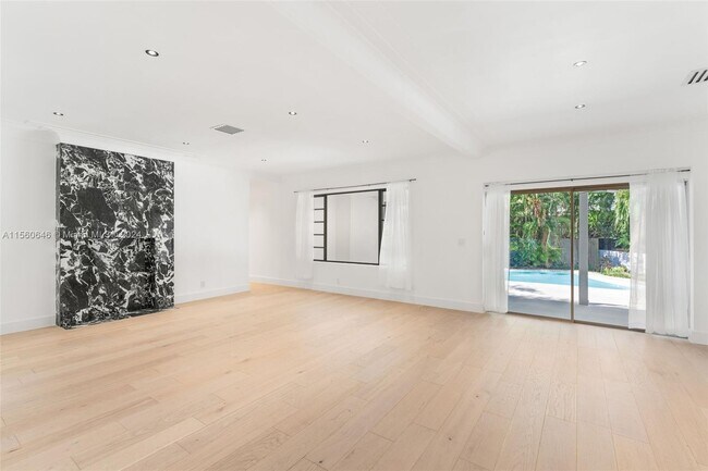 Foto del edificio - 4444 Adams Ave