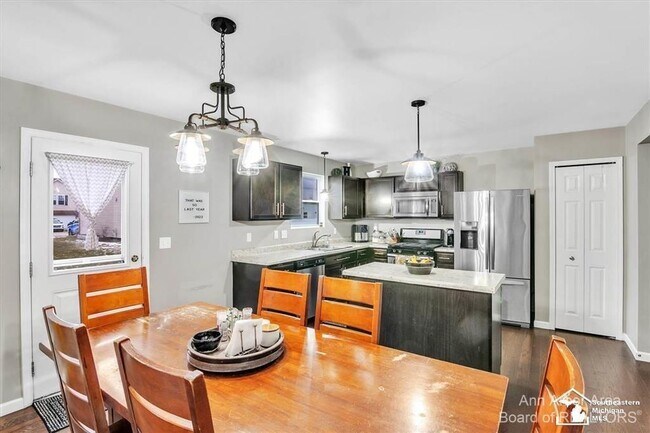 Foto del edificio - 8422 Walnut Hill