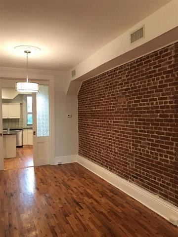 Building Photo - 1028 Hudson St