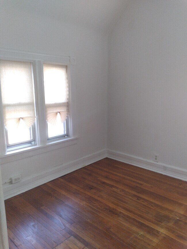 Foto del edificio - 125 Pennington Ave