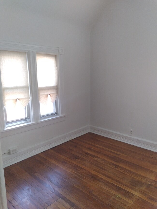 Building Photo - 125 Pennington Ave