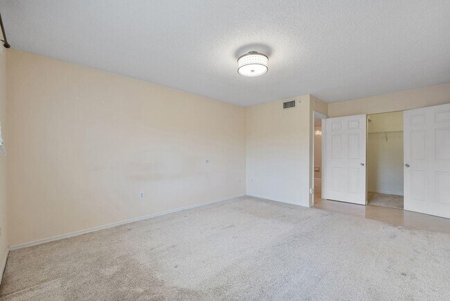 Building Photo - 5011 Wiles Rd