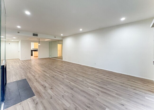 Foto del edificio - 410 S Barrington Ave