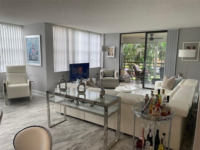 Foto del edificio - 1300 St Charles Pl