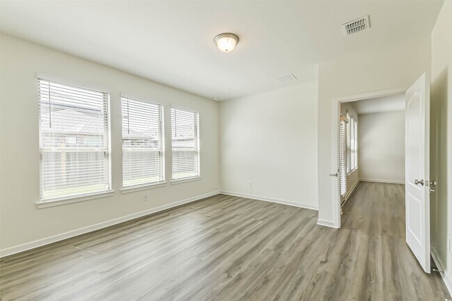 Building Photo - 9115 Brixham Dr