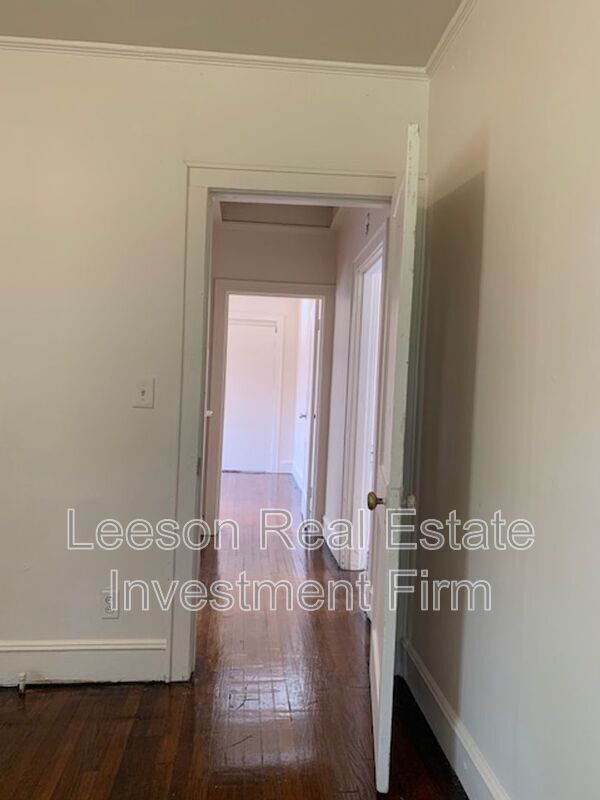 Foto del edificio - 3548 Lakeshore Dr