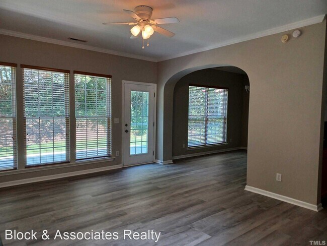 Building Photo - 3 br, 2.5 bath House - 5041 Delta Lake Drive