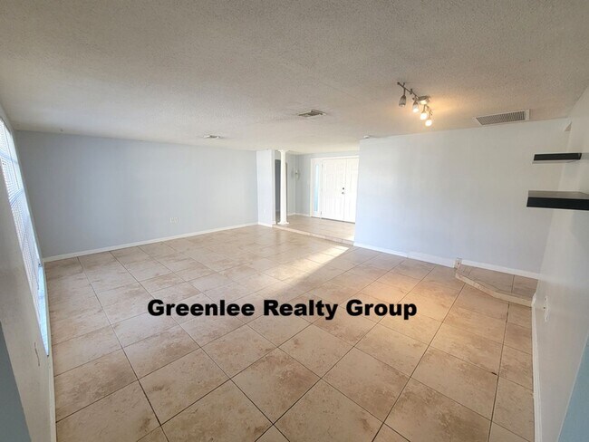 Foto del edificio - 7741 Treasure Pointe Dr