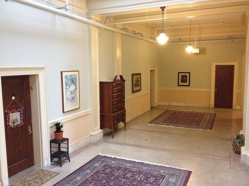 Foto del edificio - Updated 1-BEDROOM LOCATED DOWNTOWN