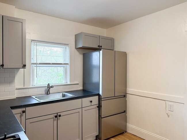 Building Photo - 105 Chubbuck St
