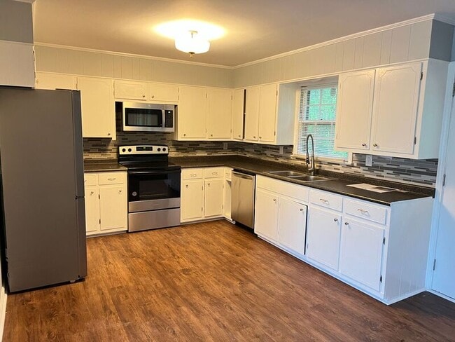 Foto del edificio - 421 Lance Ln