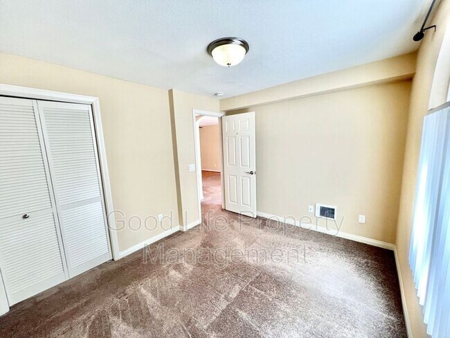 Foto del edificio - 5252 Orange Ave