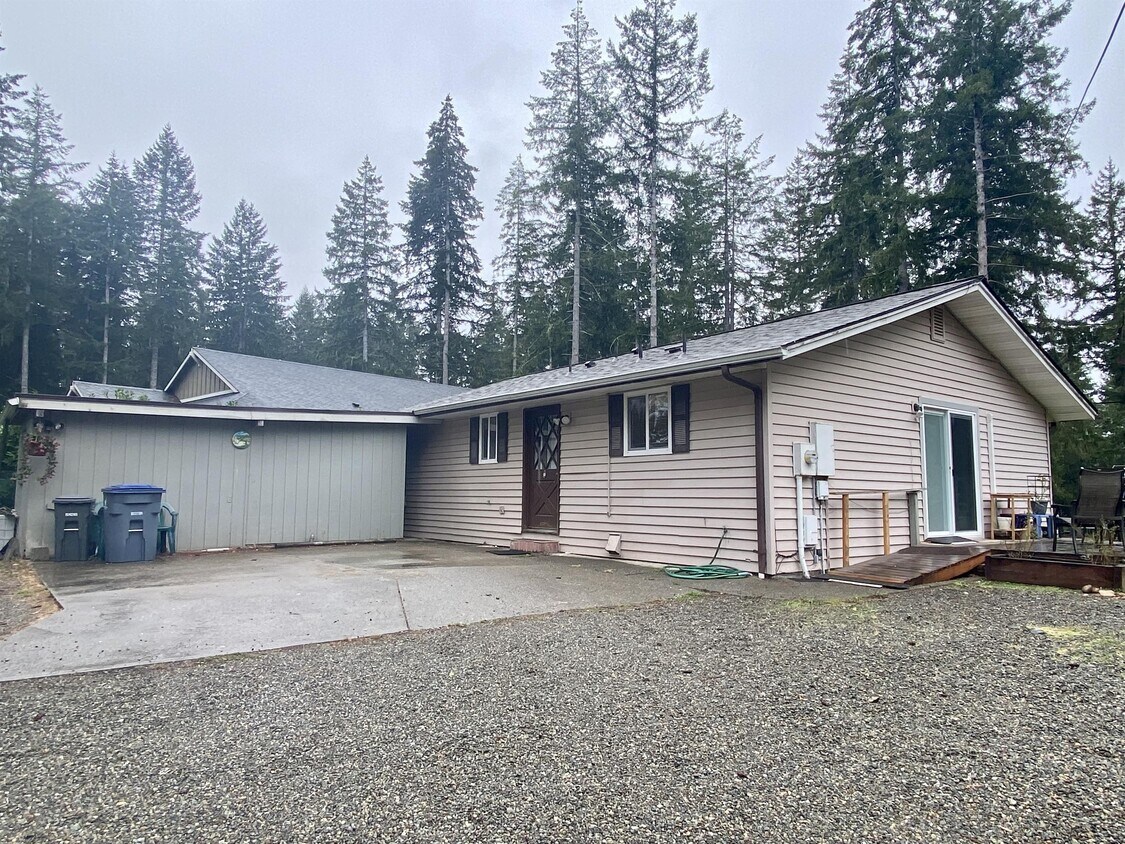261 E St Andrews Dr, Shelton, WA 98584 House Rental in Shelton, WA