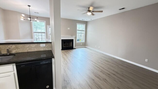 Foto del edificio - 3116 Garrard Pl