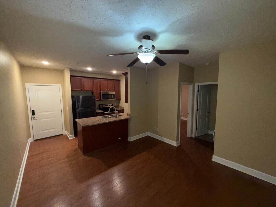 Foto principal - 927 College St