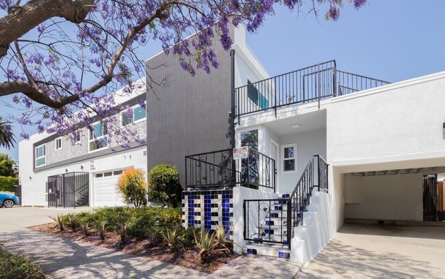 Building Photo - Spaulding Square Stunner!!