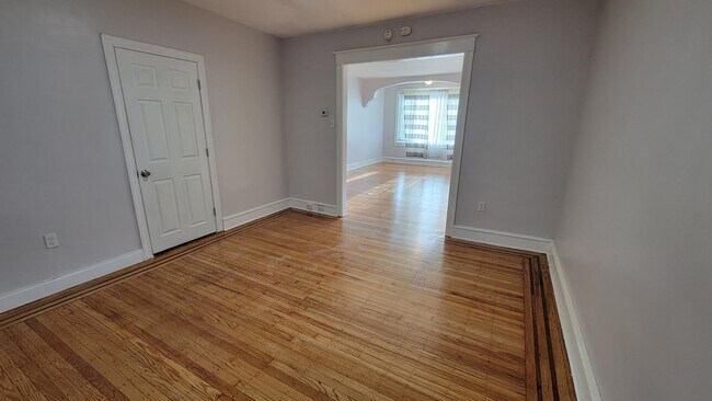 Dining area - 7226 Marsden St