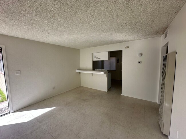 Foto del edificio - 520 Commercial Ave