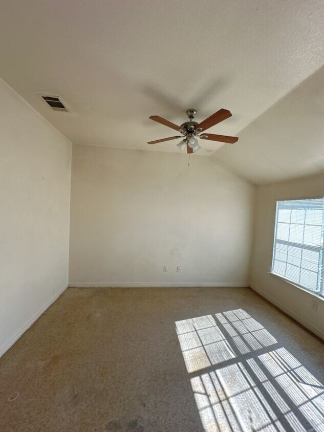 Building Photo - 713 S 9TH ST