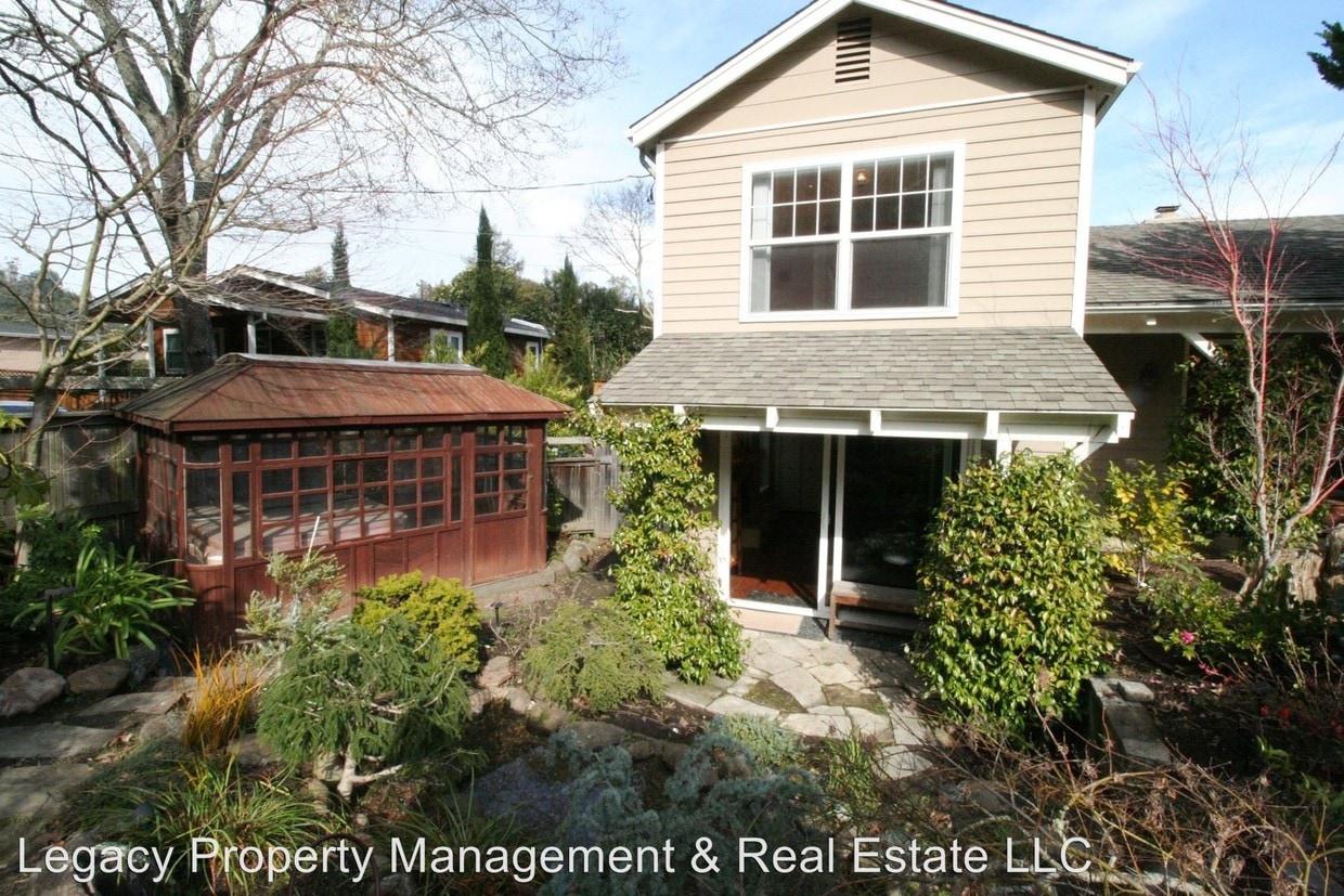 3 br, 1.5 bath House 33 Terrace Ave House Rental in San Anselmo, CA