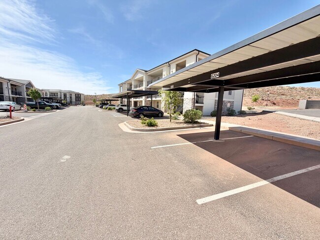 Foto del edificio - 2 Bed Lone Rock Condo!