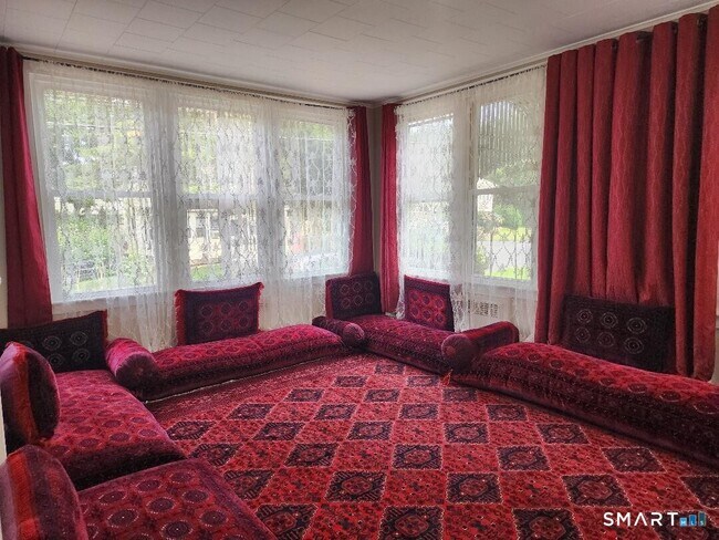 Foto del edificio - 44 Bamford Ave