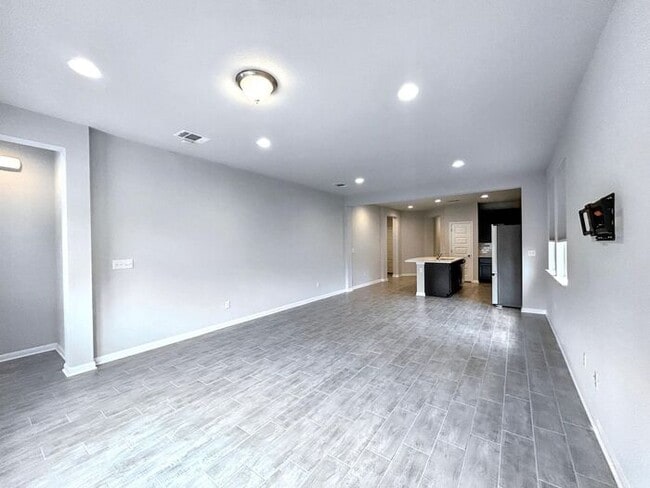 Building Photo - 3-Bedroom Home in a Quiet Neighborhood wit...
