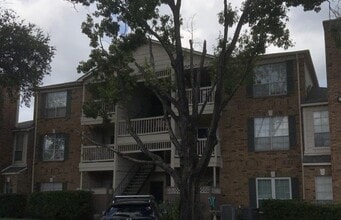 Building Photo - 2626 Holly Hall St