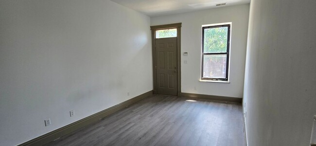 Foto del edificio - 3004-3008 S. Jefferson Ave.