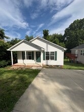 Building Photo - 6 Meadowview Ave SW