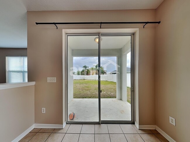 Building Photo - 30652 Palmerston Pl