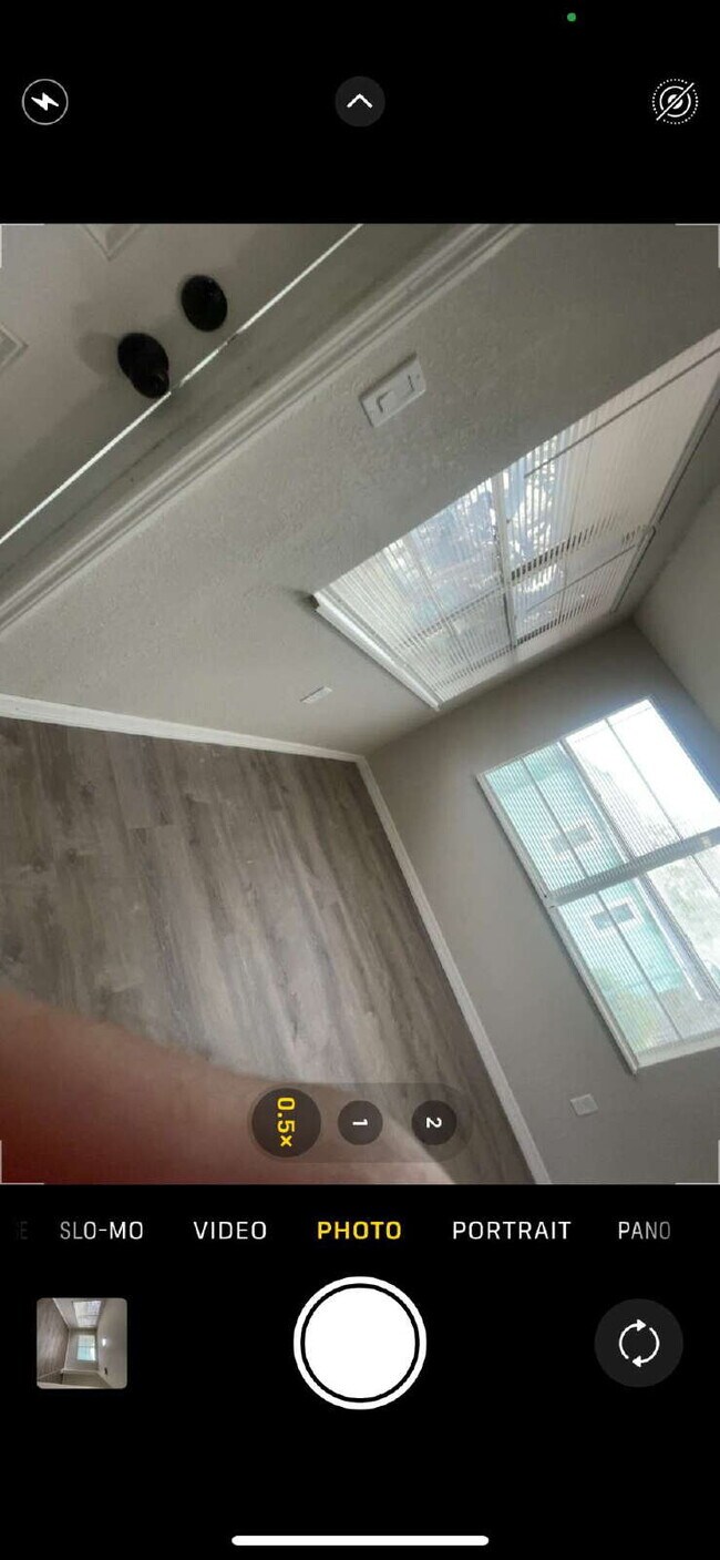 Foto del edificio - 4-Bedroom and 2-Bathroom
