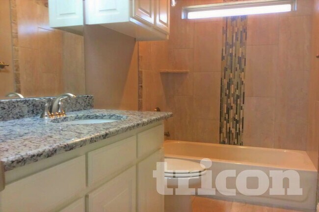 Foto del edificio - 4406 Logan Cir