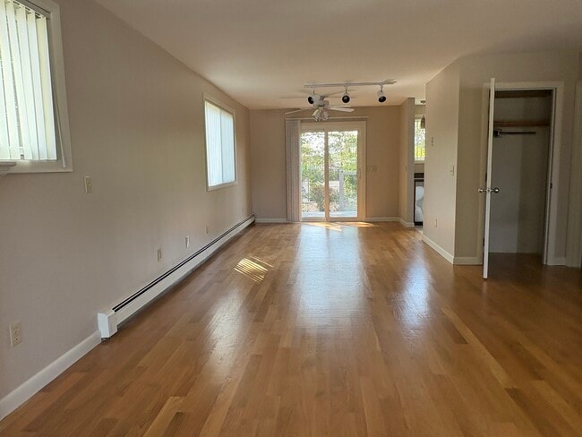 Building Photo - 42 Fenwood Rd