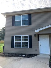 Building Photo - 1293 Pond St SE