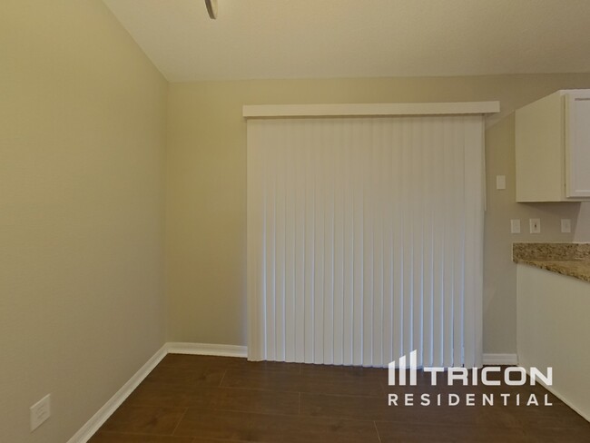 Building Photo - 5044 Pine Needle Dr