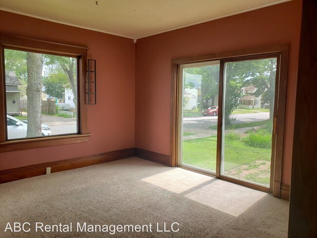 Foto del edificio - 2 br, 1 bath Apartment - 902 S 4th Ave
