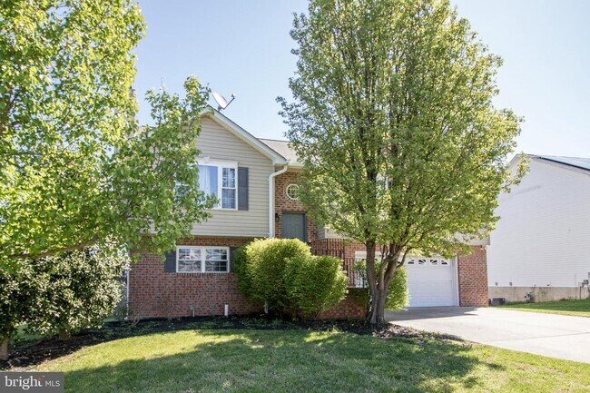Building Photo - 22226 Goldenrod Dr