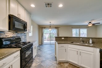 Building Photo - 9918 Baron Coast St