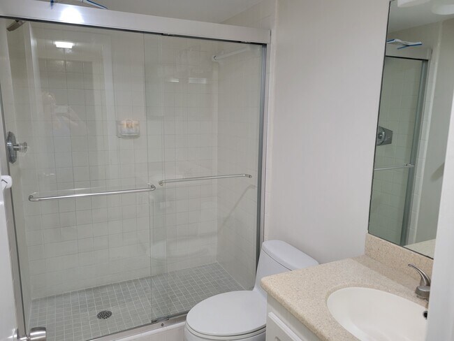 Baño principal - 4200 Belair Ln