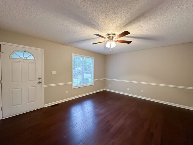 Foto del edificio - Cozy Corner 3 Bedroom Home!