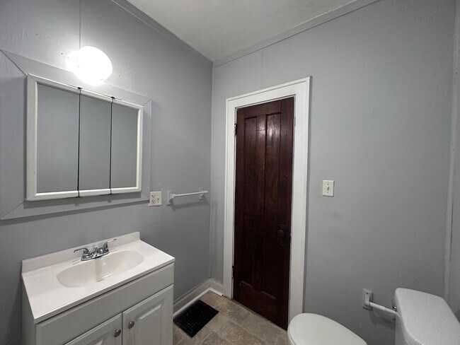 Building Photo - 1309 Grant-