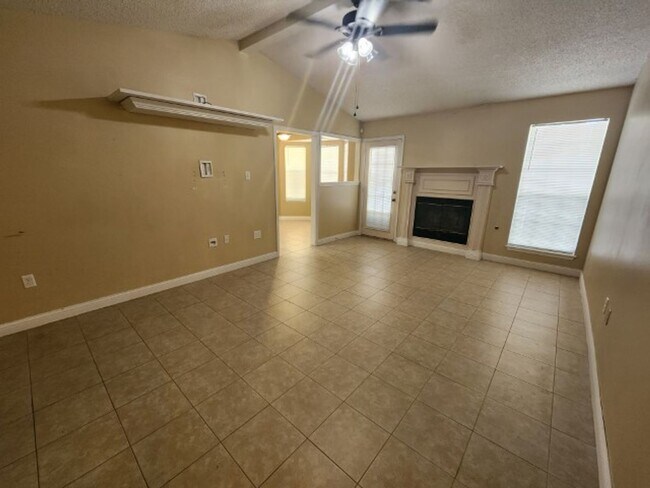 Building Photo - 2311 Vollman Ln